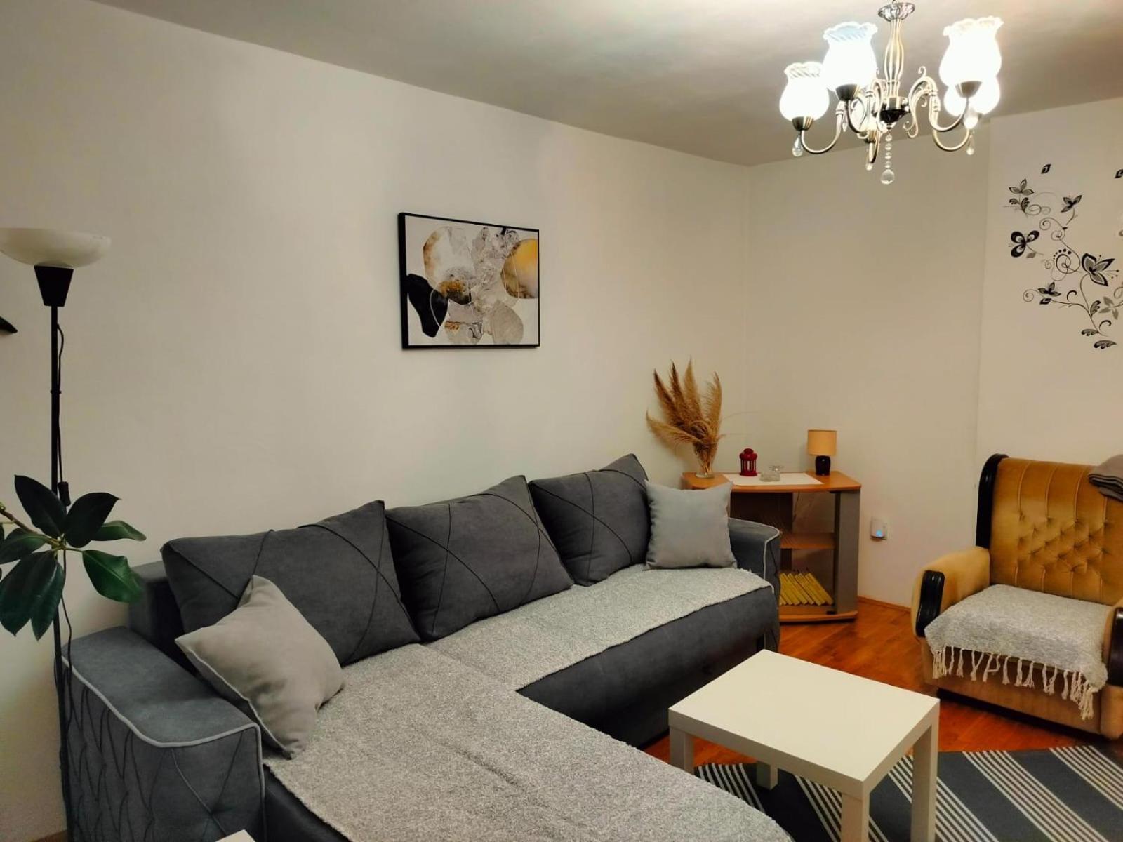 Kelizual Apartamento Gornji Milanovac Exterior foto